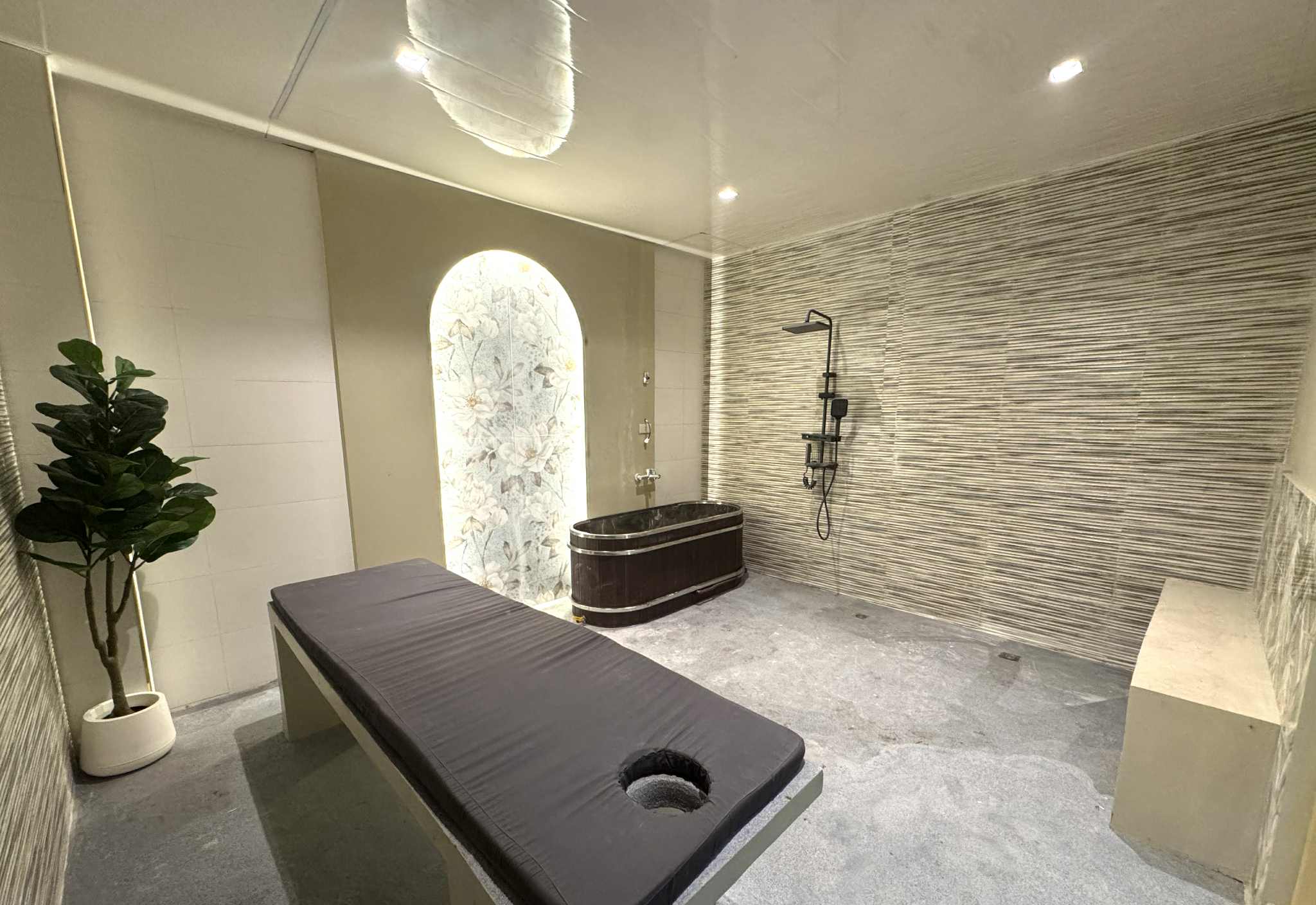 Luxury Moroccan Bath Interior